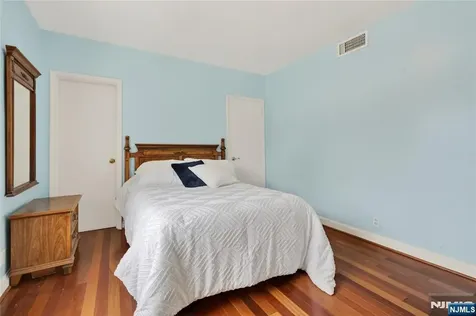 25 Cresthill Avenue Clifton NJ 07012