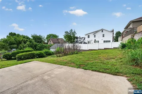 25 Cresthill Avenue Clifton NJ 07012