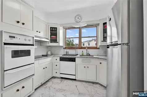 25 Cresthill Avenue Clifton NJ 07012