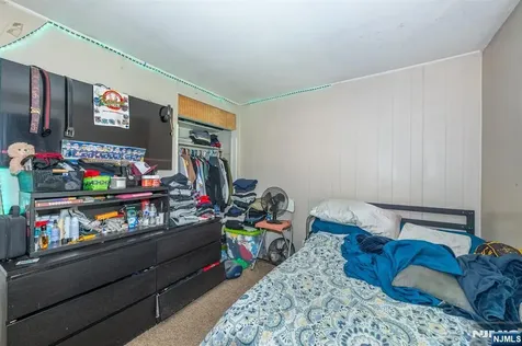 67 Stuyvesant Court Clifton NJ 07013