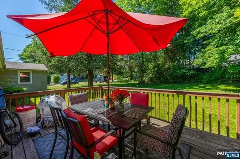 67 Stuyvesant Court Clifton NJ 07013
