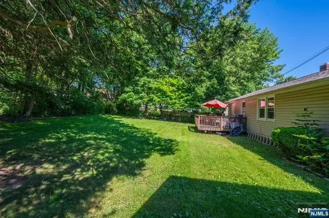 67 Stuyvesant Court Clifton NJ 07013