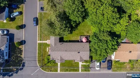 67 Stuyvesant Court Clifton NJ 07013