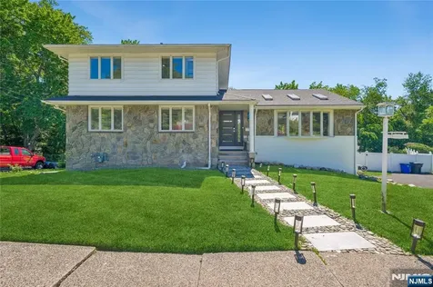 13 Munsey Road Emerson NJ 07630