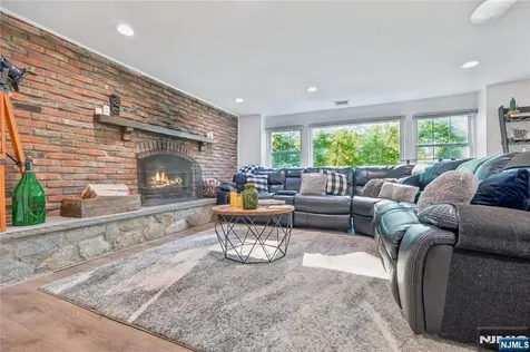 13 Munsey Road Emerson NJ 07630
