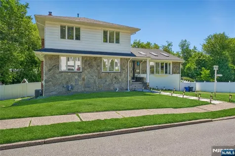 13 Munsey Road Emerson NJ 07630