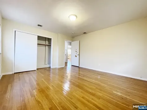218 11th Street Palisades Park NJ 07650