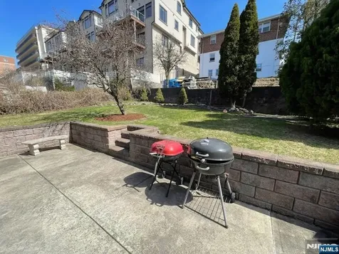 218 11th Street Palisades Park NJ 07650