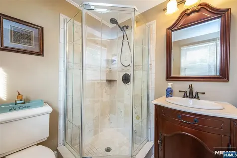 14 Stirling Lane Wayne NJ 07470