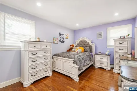 14 Stirling Lane Wayne NJ 07470