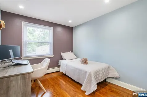 14 Stirling Lane Wayne NJ 07470