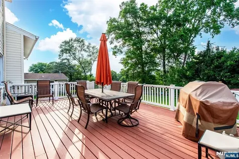 14 Stirling Lane Wayne NJ 07470