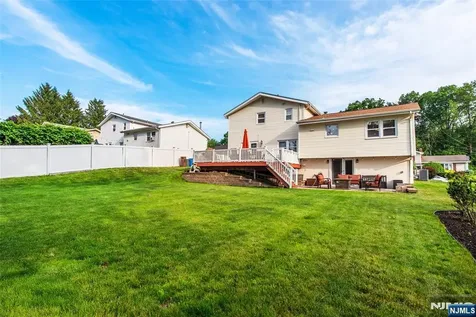 14 Stirling Lane Wayne NJ 07470
