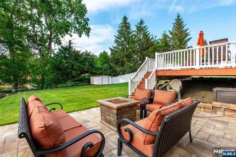 14 Stirling Lane Wayne NJ 07470
