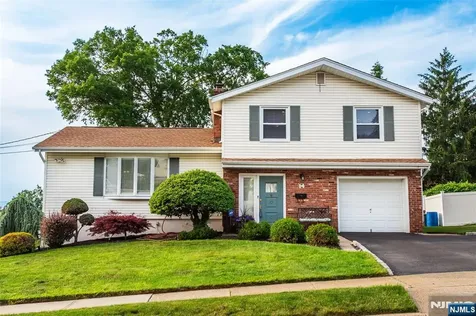 14 Stirling Lane Wayne NJ 07470
