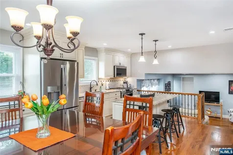 14 Stirling Lane Wayne NJ 07470