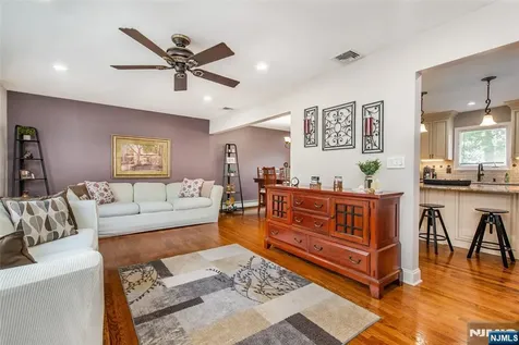 14 Stirling Lane Wayne NJ 07470