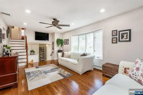 14 Stirling Lane Wayne NJ 07470