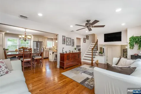 14 Stirling Lane Wayne NJ 07470