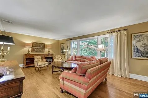 598 Whitenack Road River Vale NJ 07675