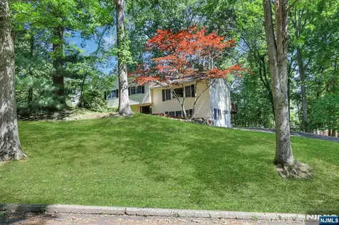 598 Whitenack Road River Vale NJ 07675