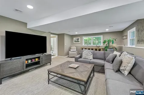 598 Whitenack Road River Vale NJ 07675