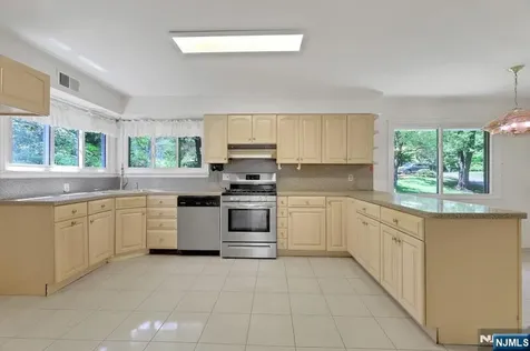 64 Overlook Drive Woodcliff Lake NJ 07677