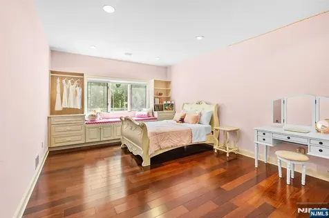 307 Daffodil Drive Norwood NJ 07648