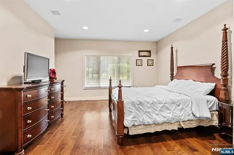 307 Daffodil Drive Norwood NJ 07648