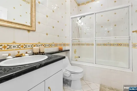 307 Daffodil Drive Norwood NJ 07648