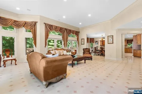 307 Daffodil Drive Norwood NJ 07648