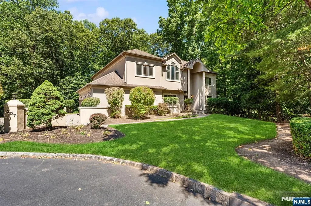 307 Daffodil Drive Norwood NJ 07648