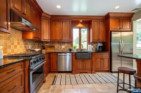 275 Highwood Avenue Ridgewood NJ 07450