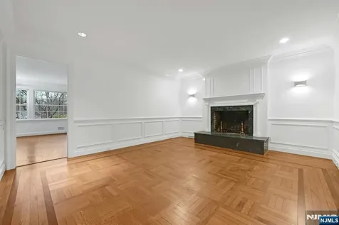 195 Elm Road Englewood NJ 07631