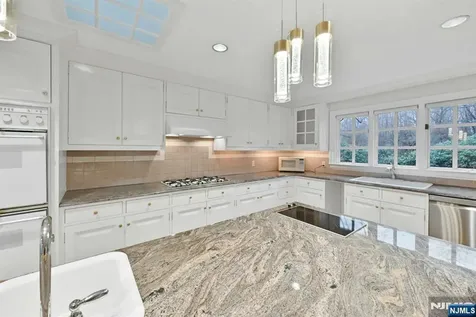195 Elm Road Englewood NJ 07631