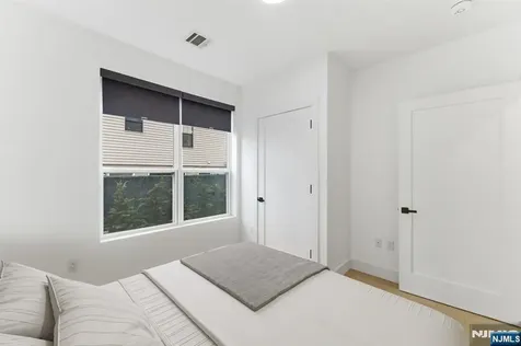 649 38th Street Union City NJ 07087