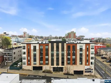 649 38th Street Union City NJ 07087