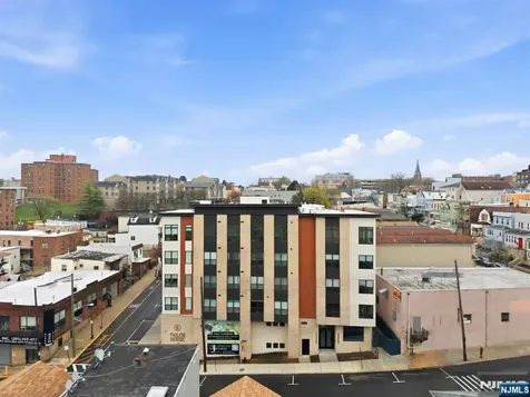 649 38th Street Union City NJ 07087