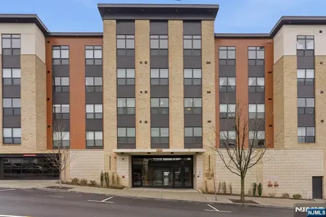 649 38th Street Union City NJ 07087