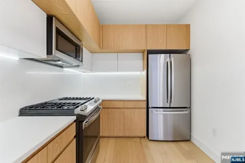649 38th Street Union City NJ 07087