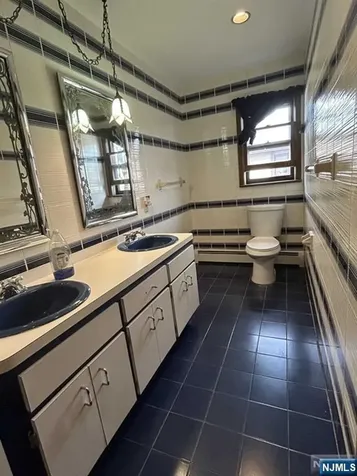 242 Paterson Avenue Lodi NJ 07644