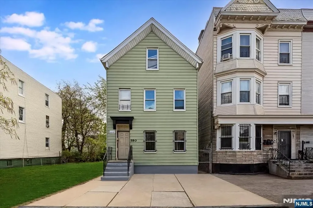 580 Hunterdon Street Newark NJ 07108
