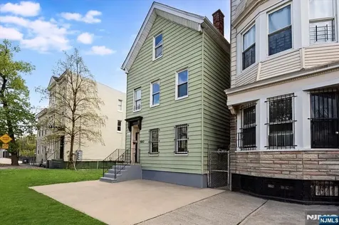 580 Hunterdon Street Newark NJ 07108
