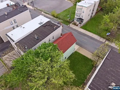 580 Hunterdon Street Newark NJ 07108