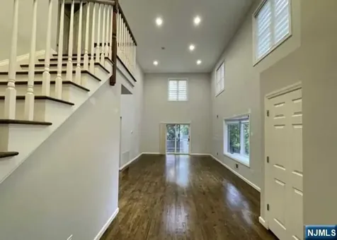 29 Columbus Drive Tenafly NJ 07670
