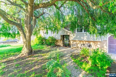 15 Orchid Court Deptford NJ 08096