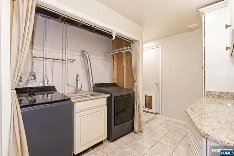 15 Orchid Court Deptford NJ 08096