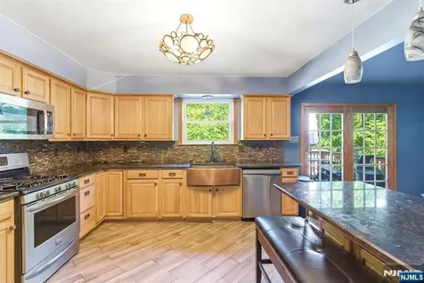 15 Orchid Court Deptford NJ 08096