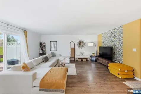 4 Mulberry Lane Hamburg NJ 07419