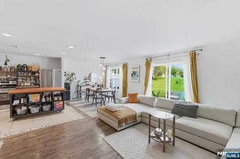 4 Mulberry Lane Hamburg NJ 07419